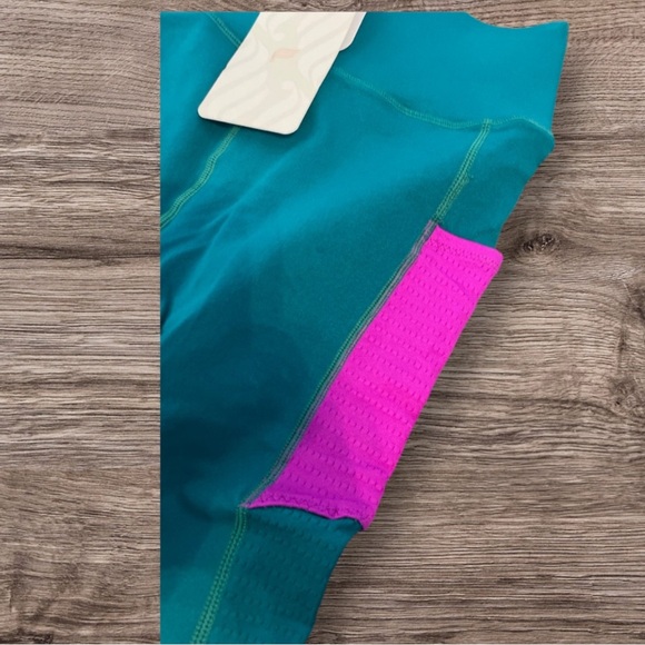 Womens BNWT Fabletics Leggings Large - Picture 4 of 6